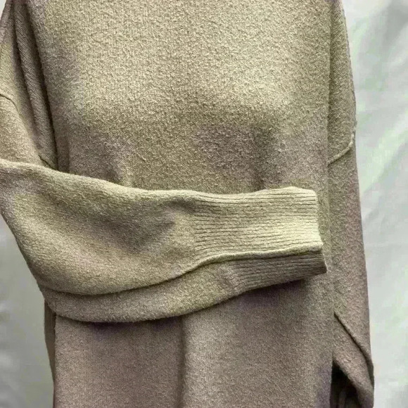 Urban Daizy Double Mock Neck Sweater Color Tan Size M/L - Picture 4 of 11